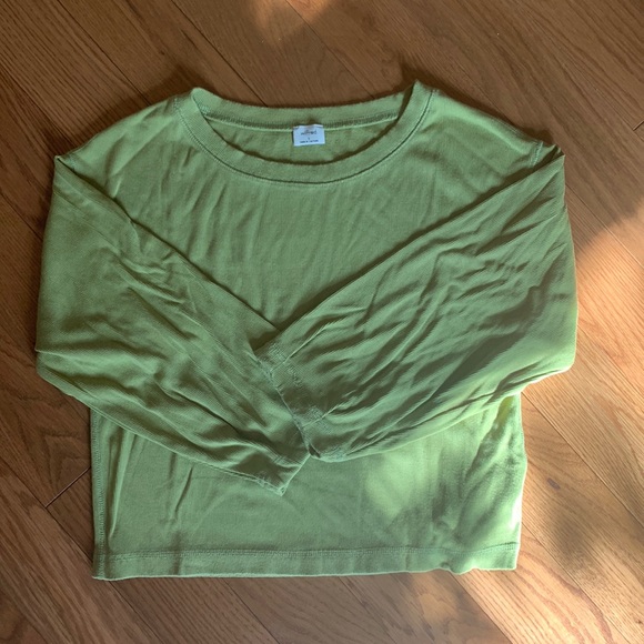 Aritzia balloon sleeve crop top - Picture 1 of 1